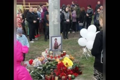 На месте гибели 8-летнего мальчика под Краснодаром обустроили стихийный мемориал