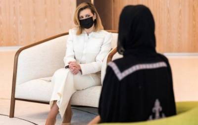 В женственном костюме и лодочках: Елена Зеленская поразила новым выходом в Катаре (ФОТО)