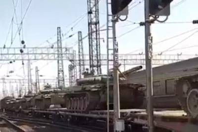 Появились новые видео переброски российских войск к границе Украины