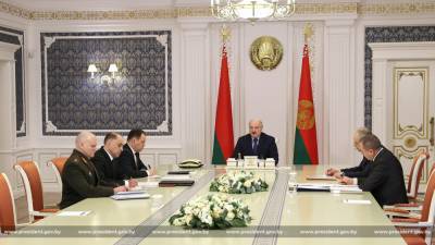 Лукашенко предлагает сократить штат и количество белорусских дипмиссий