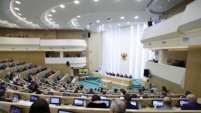 Трансперенси: 65% сенаторов в России лоббируют интересы групп