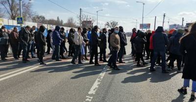 В Полтаве предприниматели перекрыли трассу, протестуя против карантина (ФОТО)
