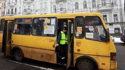 В Киеве маршрутчики массово увольняются из-за локдауна: работать невыгодно