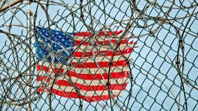 Американские заключенные-трансгендеры требуют перевести их в женские тюрьмы