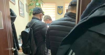 НАБУ поймало двух адвокатов на передаче взятки главе ОАСК Вовку: в суде обыски