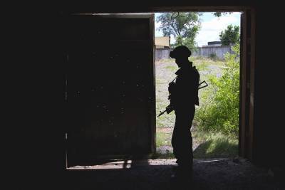 «Война нужна всем»: военный эксперт описал худший сценарий конфликта в Донбассе