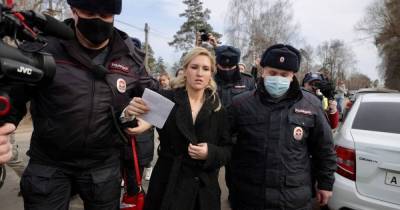 Главу «Альянса врачей» Васильеву задержали возле колонии в Покрове, где сидит Навальный