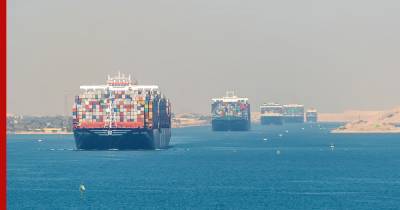 Угроза блокировки Суэцкого канала: теперь на мели оказался танкер