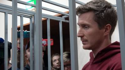 Суд отменил решение о досрочном освобождении Егора Лесных