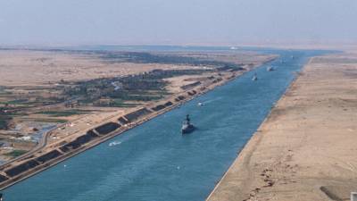 Движение по Суэцкому каналу восстановлено после еще одного ЧП с кораблями