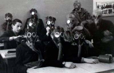 Как выжить при ядерном взрыве: чему учили советских школьников