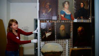 Тверские реставраторы будут весь год знакомить гостей с секретами реставрации произведений живописи