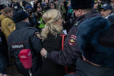 В УМВД Владимирской области рассказали, за что задержали сторонников Навального у ИК-2