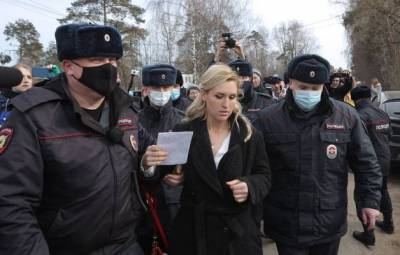 Оппозиция рвется к Навальному — возле ИК-2 задержаны «активисты»