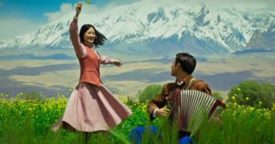 "Ла-Ла Ленд" из Поднебесной: в Китае сняли пропагандистский мюзикл про "счастливых уйгуров"