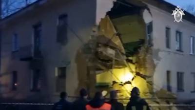 Более сорока человек эвакуировано из дома с обрушившейся стеной в Канске