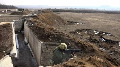 Украина бьет по Донбассу, обвиняя в эскалации конфликта Россию