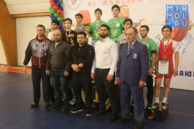 Чемпионат Дагестана по тяжелой атлетике прошел в Бабаюрте