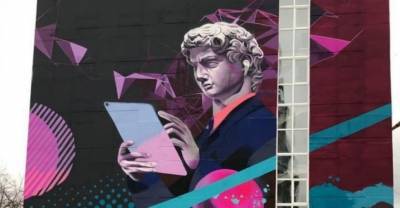 Viva Челябинск, viva Флоренция! Итальянского мэра восхитило российское граффити с Давидом Микеланджело — видео