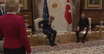 Главе Еврокомиссии не хватило кресла на встрече с Эрдоганом — видео
