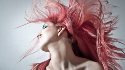 Дерматолог Галлямова опровергла взаимосвязь рака с окрашиванием волос