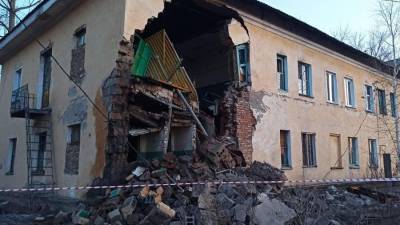 Дело возбудили по факту обрушения стены общежития под Красноярском