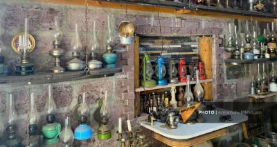 Музей керосиновых ламп устроил гюмриец в собственном дворе: история одного увлечения
