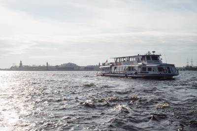 Более 100 прогулочных маршрутов по рекам и каналам Петербурга будут работать в этом сезоне