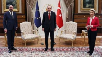 Кто успел, тот и сел: главе Еврокомиссии не хватило стула на встрече с Эрдоганом