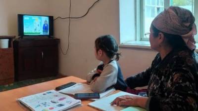 В Бишкеке дети возвращаются на онлайн-обучение