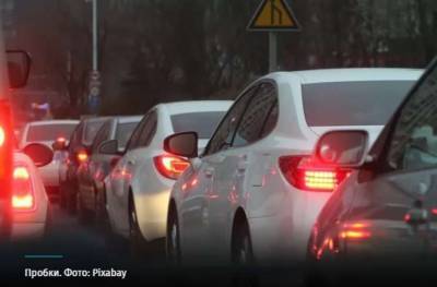 Транспортный коллапс в Киеве продолжается третьи сутки (КАРТА ПРОБОК)
