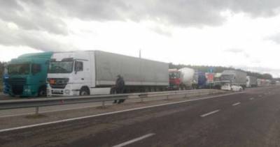 На украинско-польской границе в очередях стоят более полтысячи автомобилей