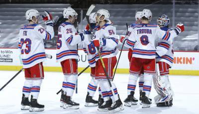 НХЛ: Рейнджерс в результативном матче обыграли Питтсбург, победы Айлендерс и Бостона
