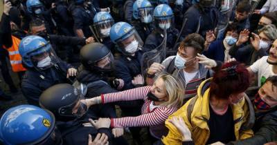 Под итальянским парламентом вспыхнули столкновения: рестораторы протестуют против ограничений