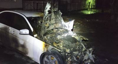 В Киеве пьяный экс-депутат поджег жене авто и пытался сжечь квартиру: людей срочно эвакуировали