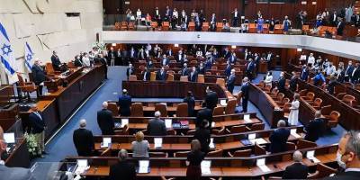 Депутат-ультраортодокс не захотел сидеть на присяге рядом с женщинами