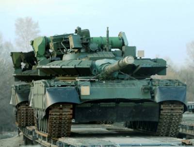 Десятки новейших танков прибыли в Хабаровск