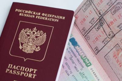 Россияне смогут внести данные загранпаспорта в сертификат о вакцинации