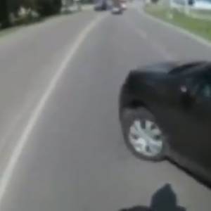 В Запорожье легковушка столкнулась с мотоциклом: на водителя авто составили протокол. Видео