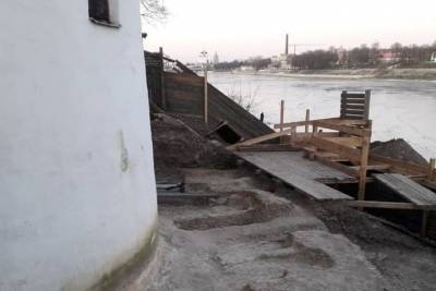 48 погребений нашли на территории Мирожского монастыря в Пскове