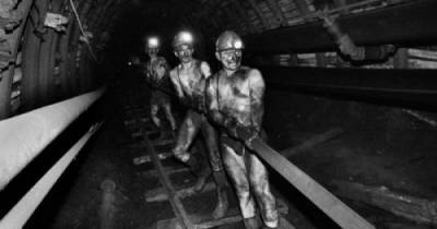 На шахте в Донецке произошло ЧП, под землей застряли более 320 горняков