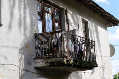 Житель Богородицка перепутал входную дверь с балконной и сломал позвоночник