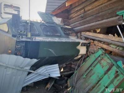 ЧП в Беларуси: в дом врезался ракетный комплекс «Точка-У» (ФОТО)