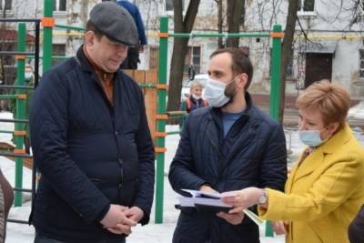 Работы по развитию спортплощадки в ивановском ТОС «Минеево» оценили чиновники и местные жители