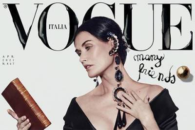 Деми Мур появилась на обложке итальянского Vogue