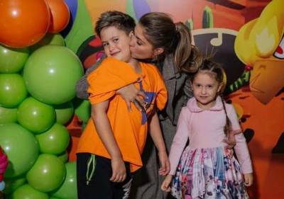 «Это стало невозможно!»: Агата Муцениеце спросила совет психолога по поводу постоянных ссор детей