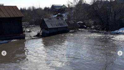 Подтоплены уже шесть мостов: паводок в Саратовской области набирает обороты