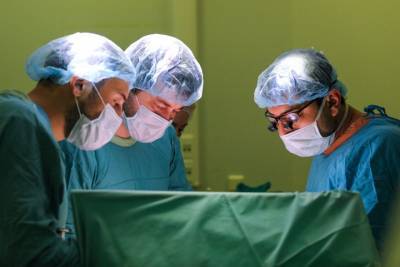 Московские врачи вылечили мужчину с переломом крошечной кости