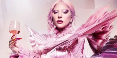 В королевстве фантазии. Леди Гага снялась в роскошной рекламе шампанского Dom Pérignon