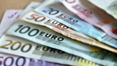 Стоимость евро поднялась выше 92 рублей